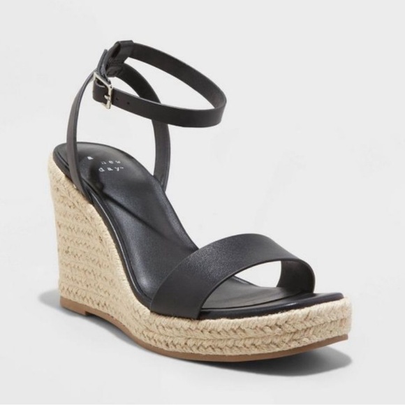 A New Day Tina Black Wedges - Picture 1 of 5